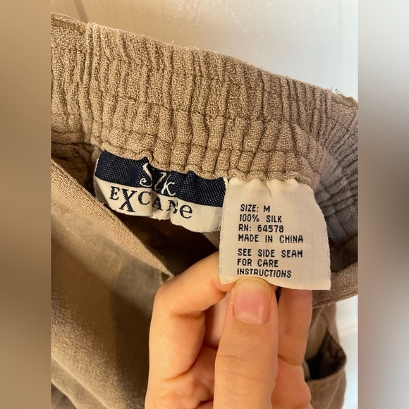 Vintage Silk Exchange 100% Silk High Waisted Shorts - Picture 5 of 5